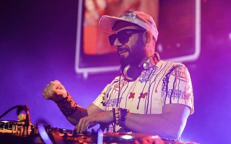 Dj Hakan Küfündür ile 90'lar & 2000'ler Türkçe Pop Parti